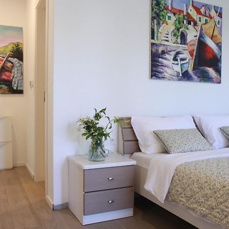 Studio Apartment Rosa Krk クルク エクステリア 写真
